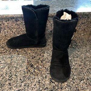 BearPaw Black Suede Women’s Jade Sheepskin and Wool Lined Boots